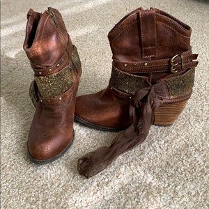 Buckle brand brown heeled booties